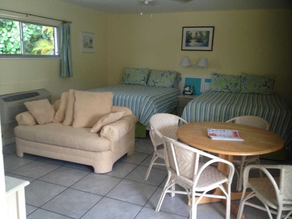סאניבל Sunshine Island Inn - Adults Only חדר תמונה