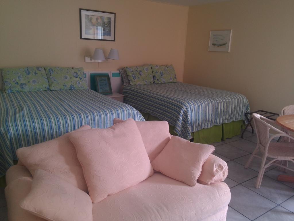 סאניבל Sunshine Island Inn - Adults Only חדר תמונה