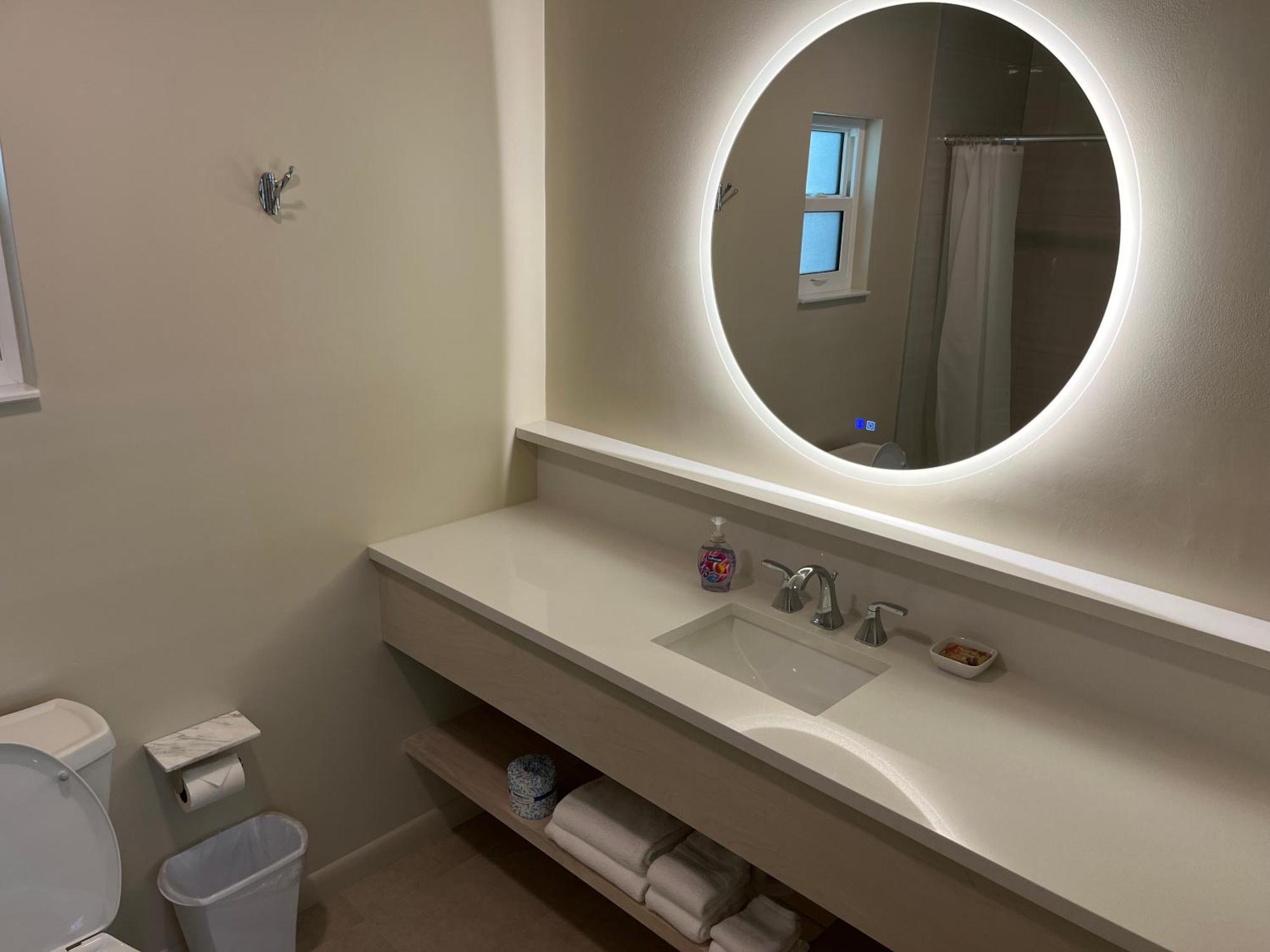 סאניבל Sunshine Island Inn - Adults Only מראה חיצוני תמונה