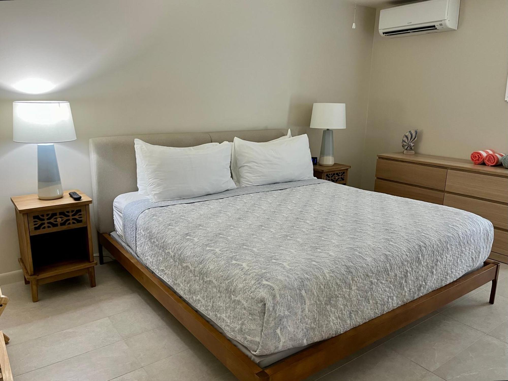 סאניבל Sunshine Island Inn - Adults Only מראה חיצוני תמונה