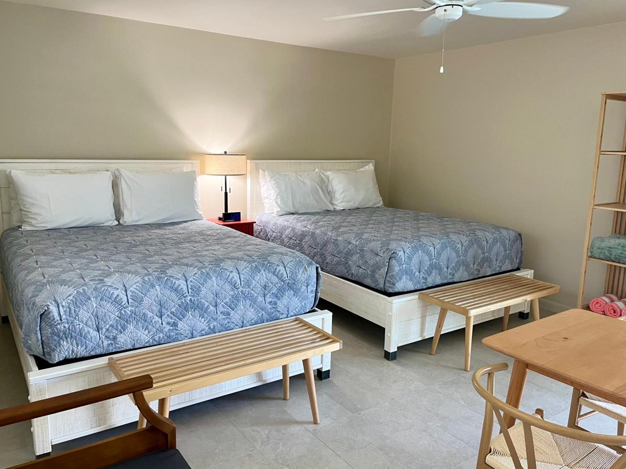 סאניבל Sunshine Island Inn - Adults Only מראה חיצוני תמונה