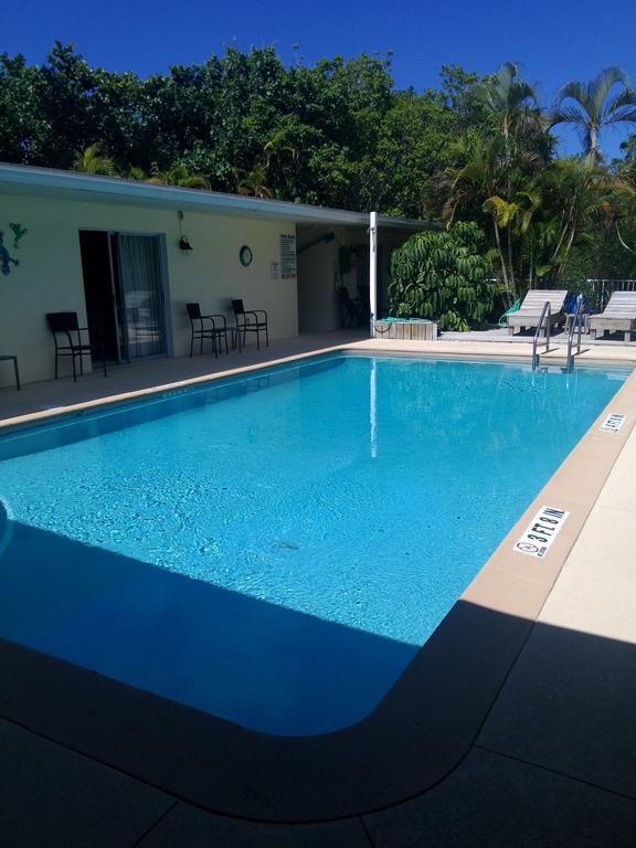 סאניבל Sunshine Island Inn - Adults Only מראה חיצוני תמונה