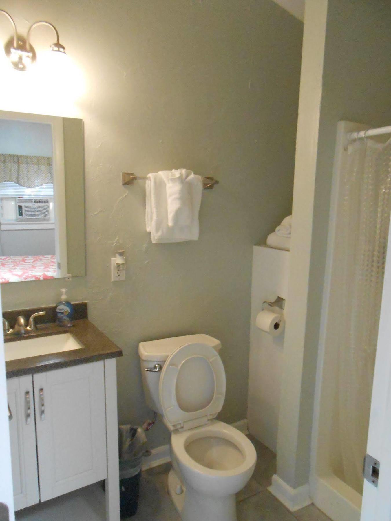 סאניבל Sunshine Island Inn - Adults Only מראה חיצוני תמונה